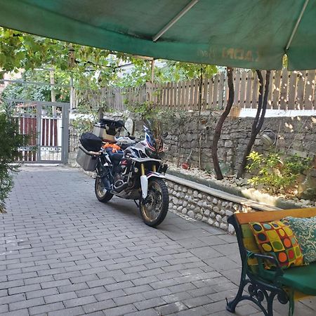 Aria Guesthouse Gjirokastër Exterior foto