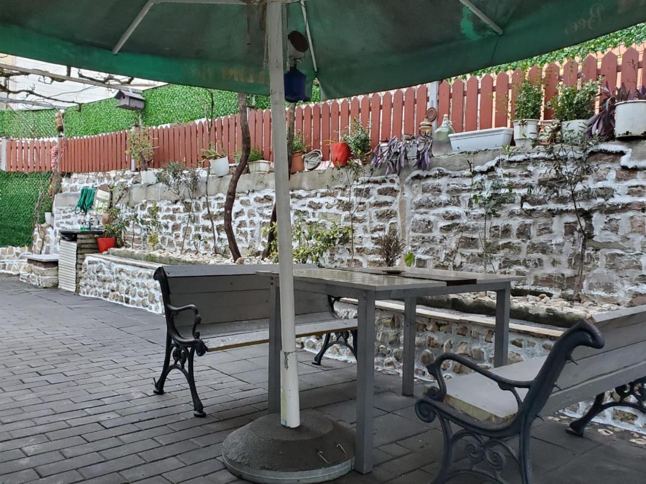 Aria Guesthouse Gjirokastër Exterior foto